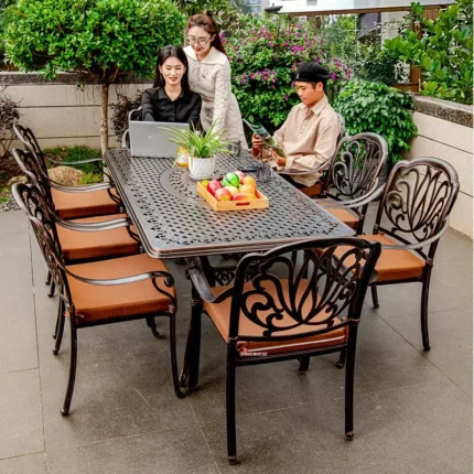 Waterproof Outdoor Metal Leisure Chair Set ā European Retro Garden Furniture for Patio, Villa, or Balcony Use